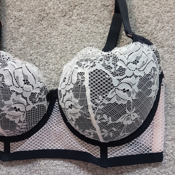 Ann Summers 34D Lace Mesh Black White Bra - Picture 2 of 4
